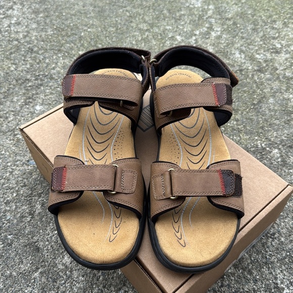 Clarks Men\'s Hapsford Creek Sandal in Tan Leather